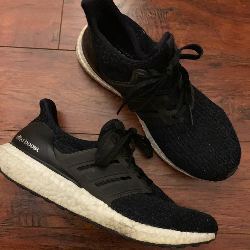 Adidas Ultra Boosts Women’s size 8